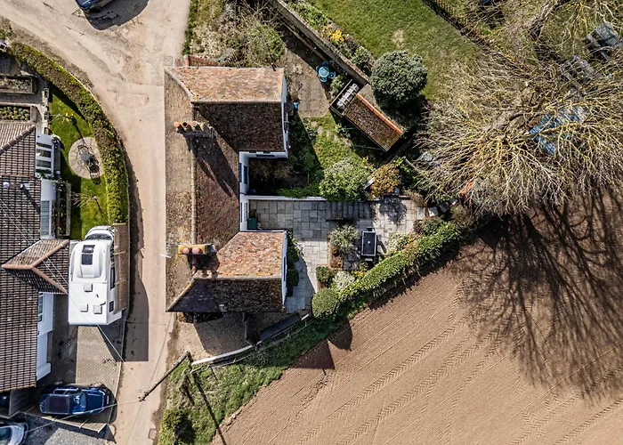 Marshmede Cottage - Picturesque, Tranquil, Relaxing
